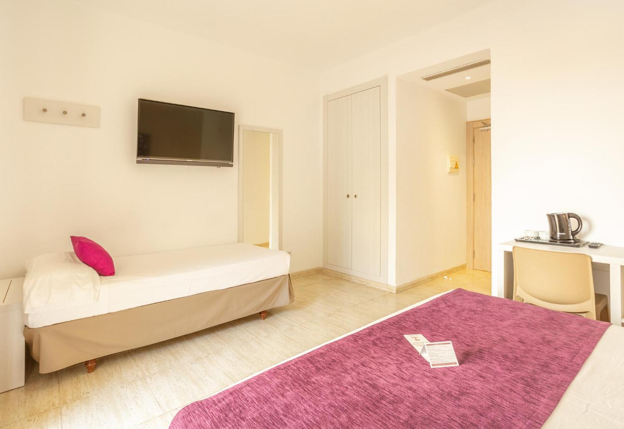 Flor Los Almendros Hotel Peguera Ngoại thất bức ảnh